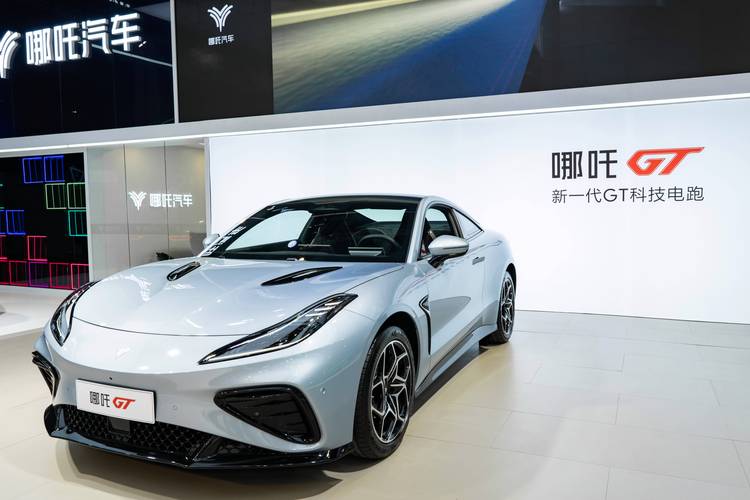 惠州龙门县超辉远企业管理咨询哪吒汽车在智能汽车领域的表现，领途汽车在新能源汽车市场中的影响力